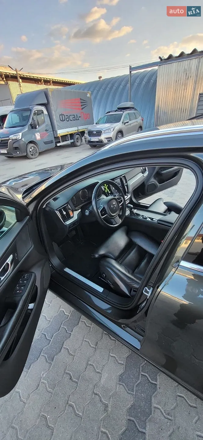 2018 Volvo V60 - мініатюра 8