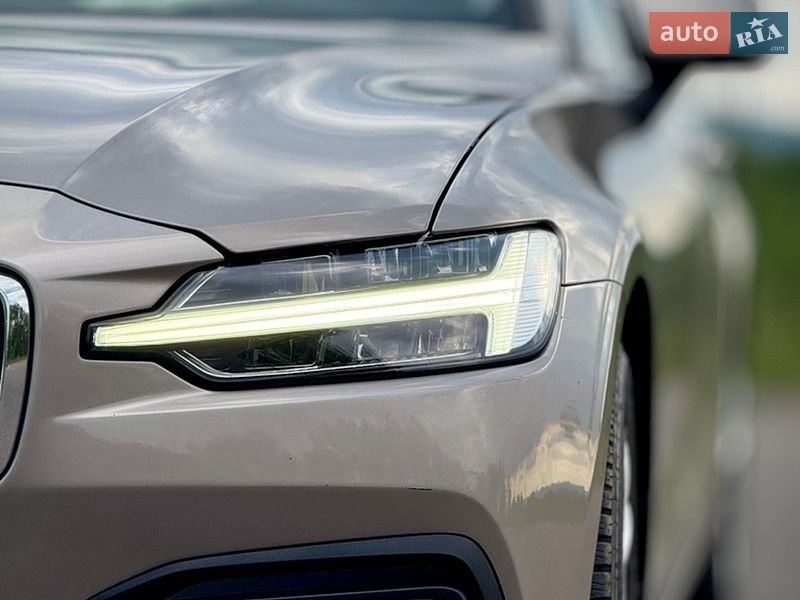 Универсал Volvo V60 2021 в Трускавце