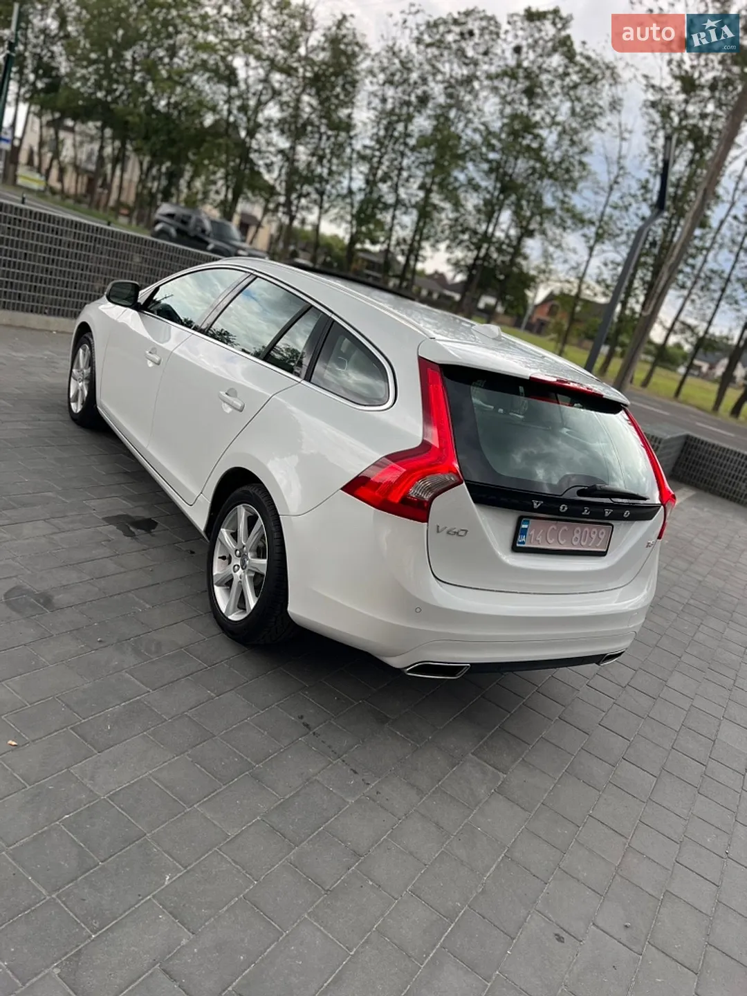 2017 Volvo V60 - мініатюра 11