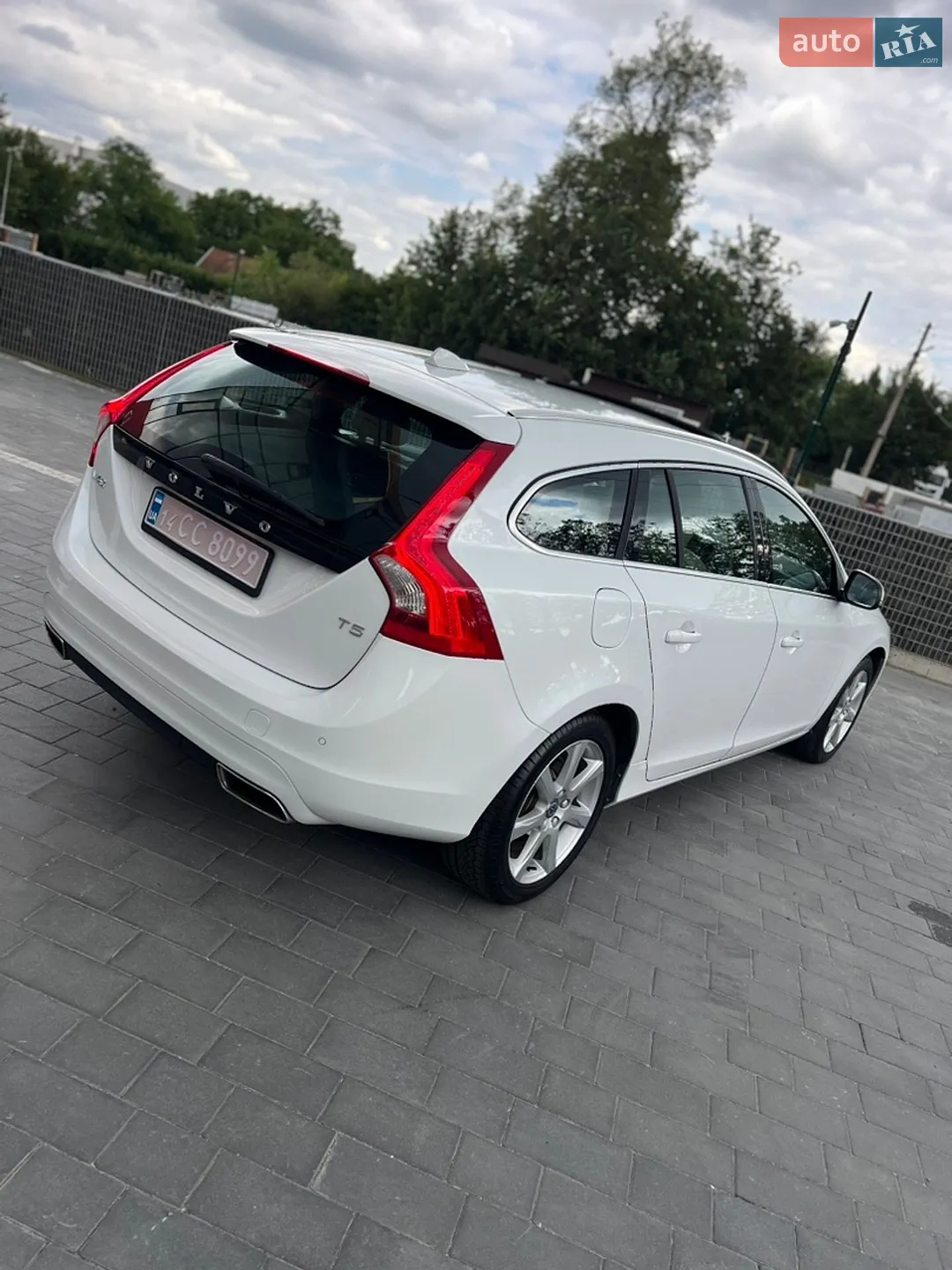 2017 Volvo V60 - мініатюра 13