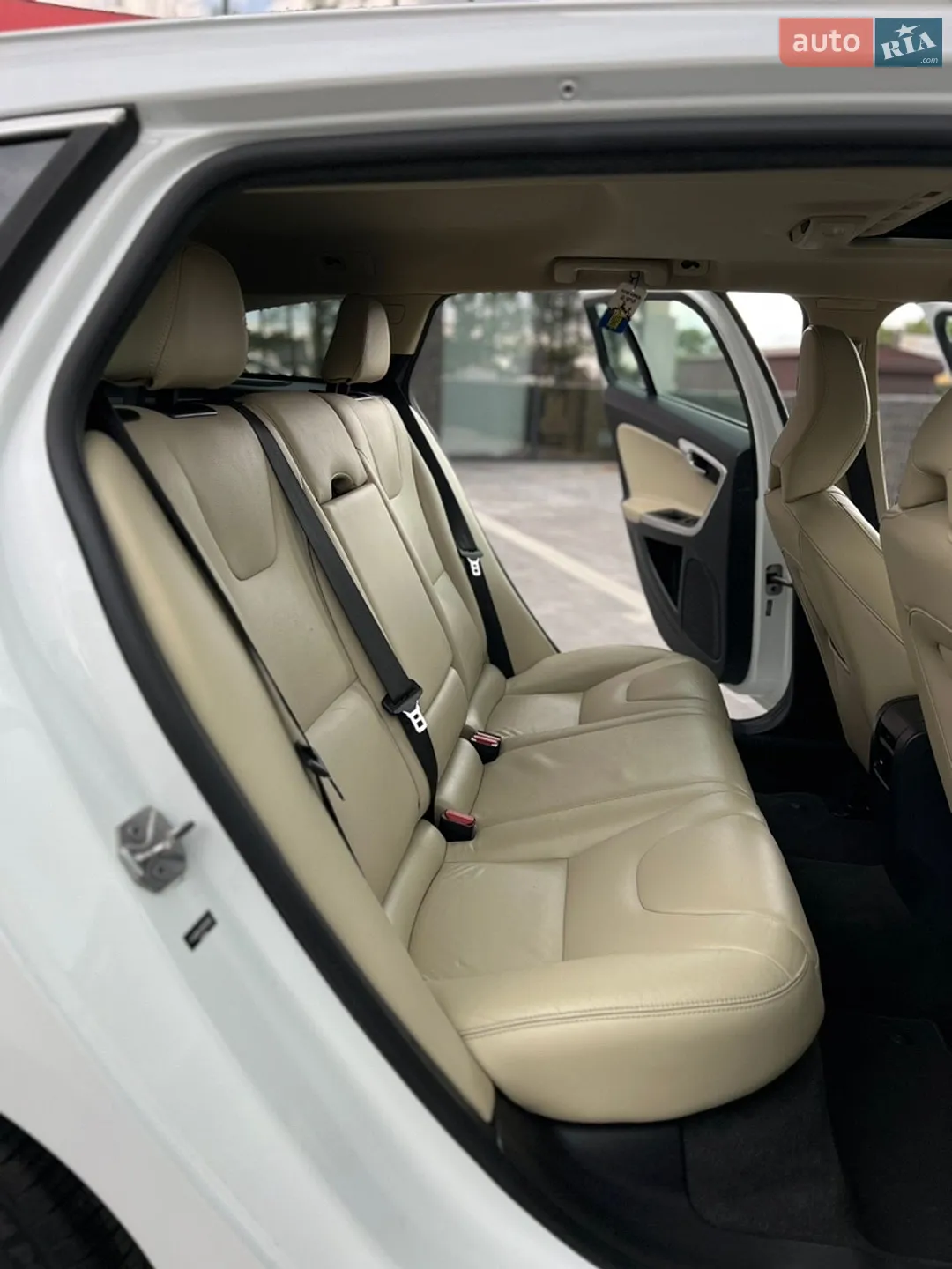 2017 Volvo V60 - мініатюра 36