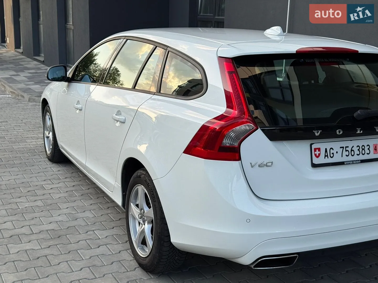 2015 Volvo V60 - мініатюра 12