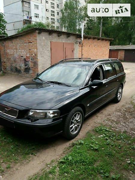 Універсал Volvo V70 2001 в Ромнах