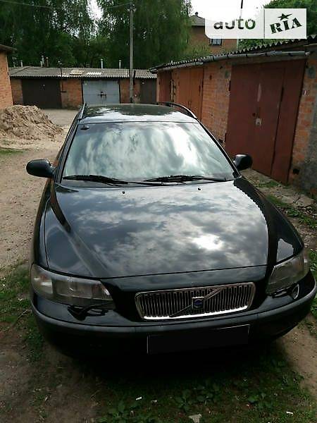Універсал Volvo V70 2001 в Ромнах