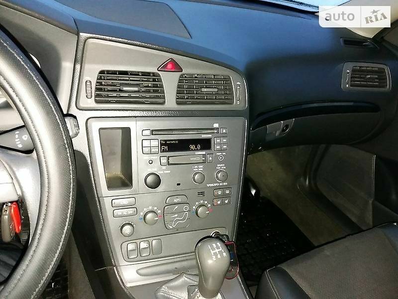 Універсал Volvo V70 2001 в Ромнах