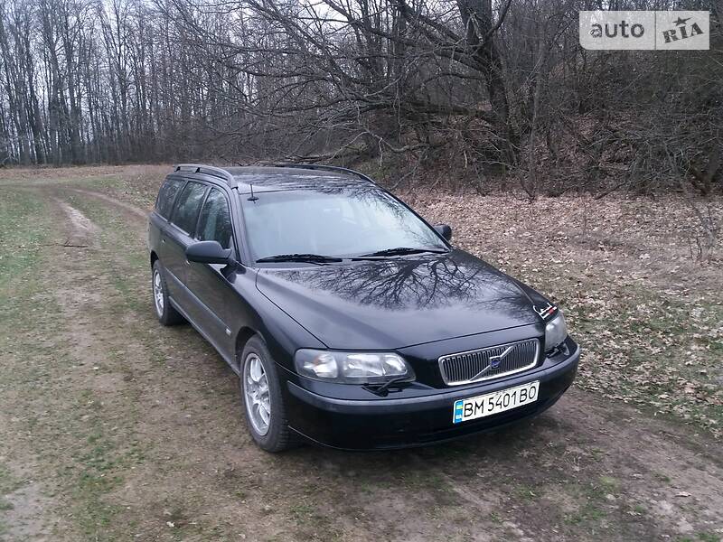 Універсал Volvo V70 2001 в Ромнах