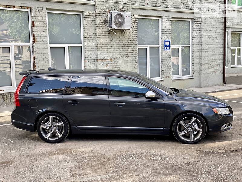 Универсал Volvo V70 2013 в Киеве