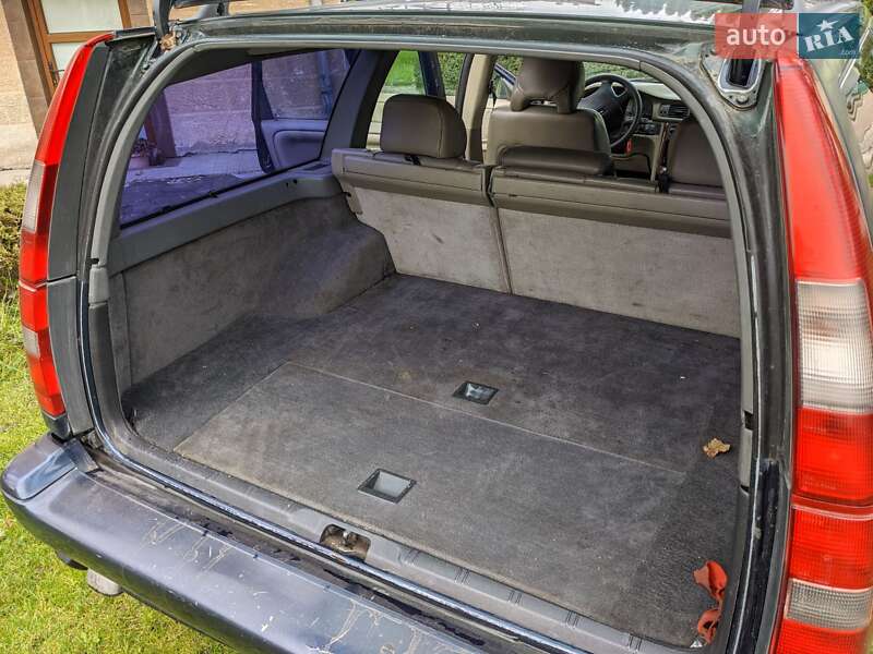 Универсал Volvo V70 1999 в Жовкве