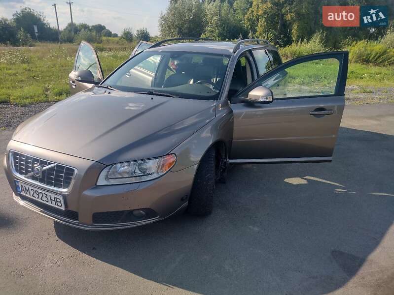 Універсал Volvo V70 2008 в Малині