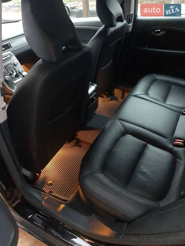 Універсал Volvo V70 2016 в Львові