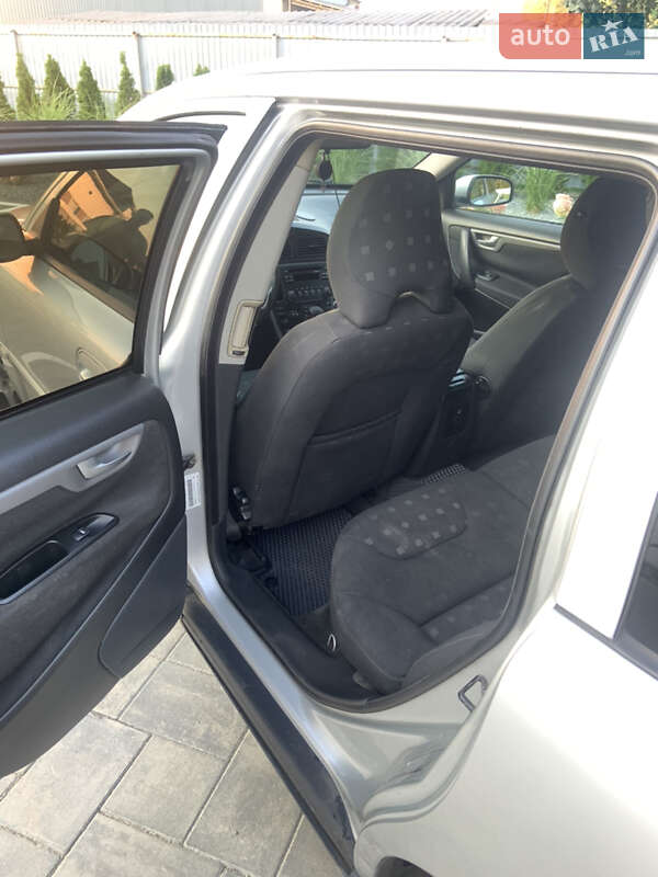 Универсал Volvo V70 2004 в Луцке