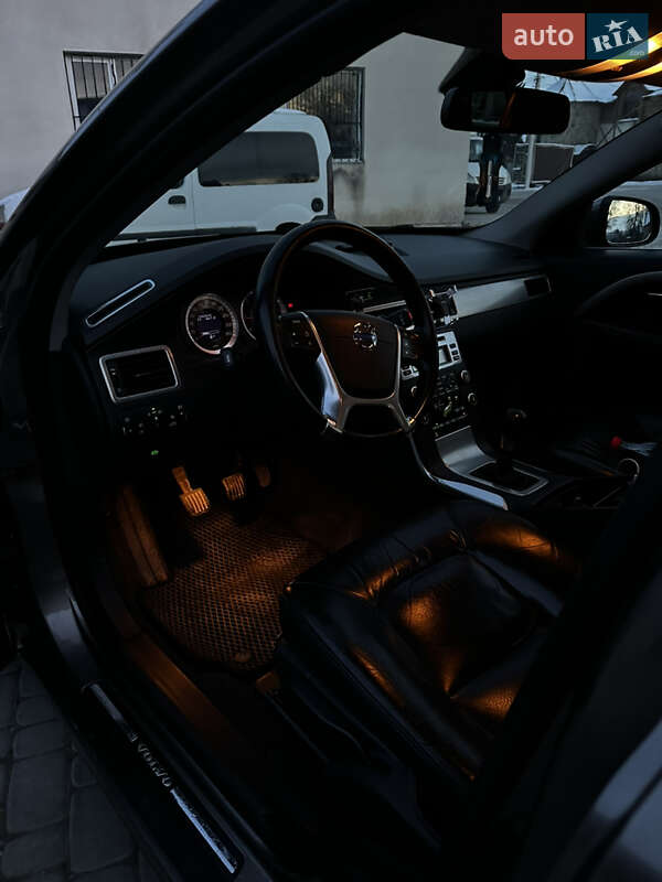 Универсал Volvo V70 2010 в Гусятине