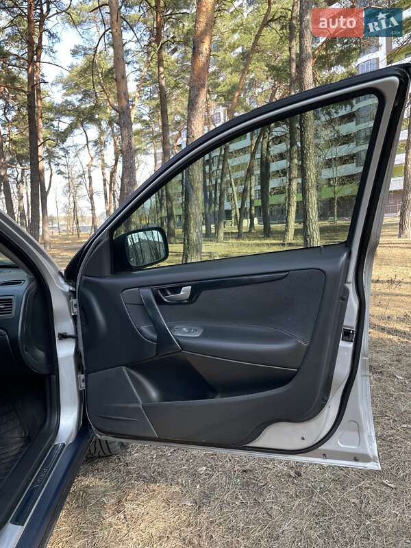 Универсал Volvo V70 2001 в Киеве фото 18 Универсал Volvo V70 2001 в Киеве