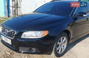 Универсал Volvo V70 2011 в Вараше