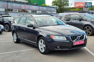 Универсал Volvo V70 2011 в 