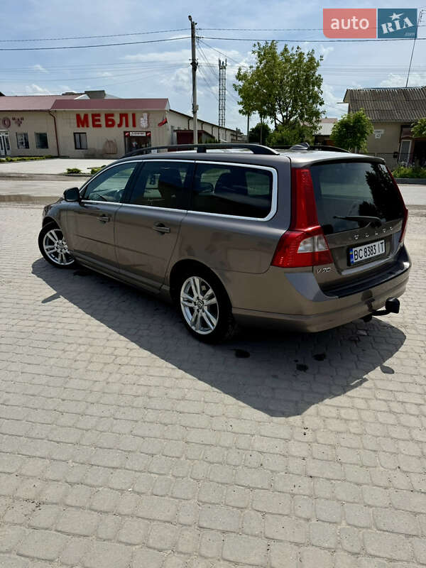 Универсал Volvo V70 2010 в Гусятине