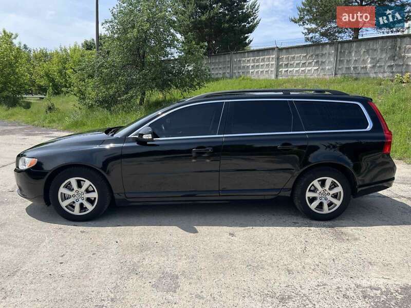 Універсал Volvo V70 2011 в Маневичах