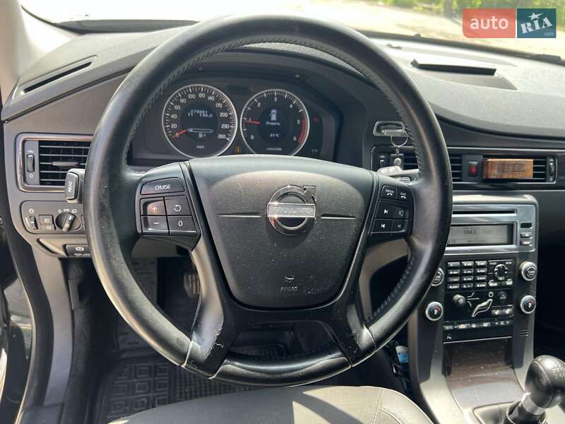 Універсал Volvo V70 2011 в Маневичах