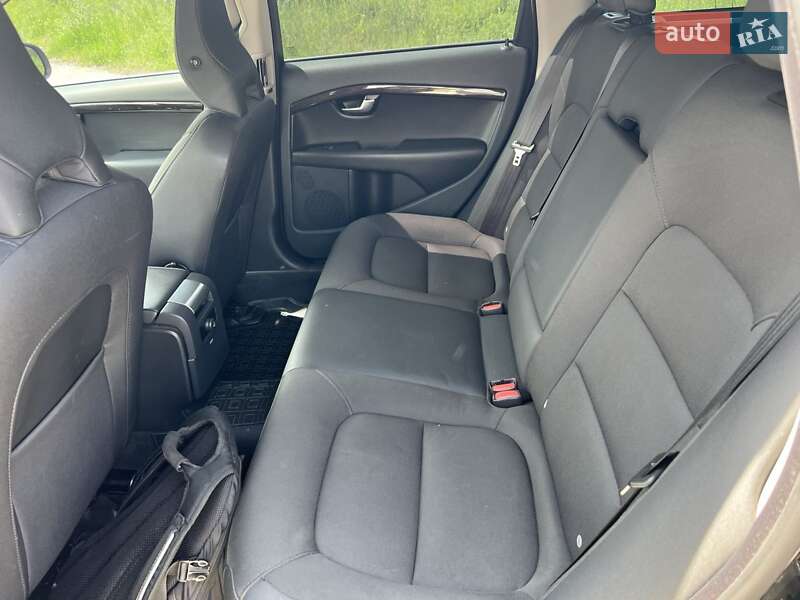 Універсал Volvo V70 2011 в Маневичах