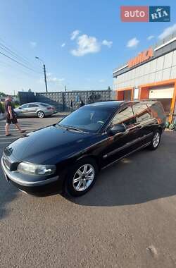 Универсал Volvo V70 2001 в Киеве