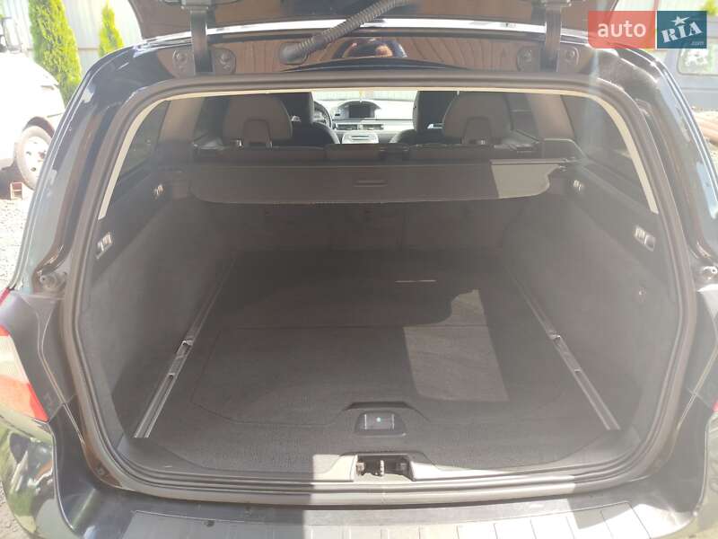 Универсал Volvo V70 2011 в Нововолынске