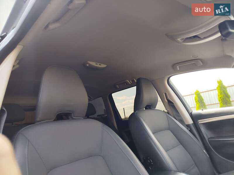 Универсал Volvo V70 2011 в Нововолынске