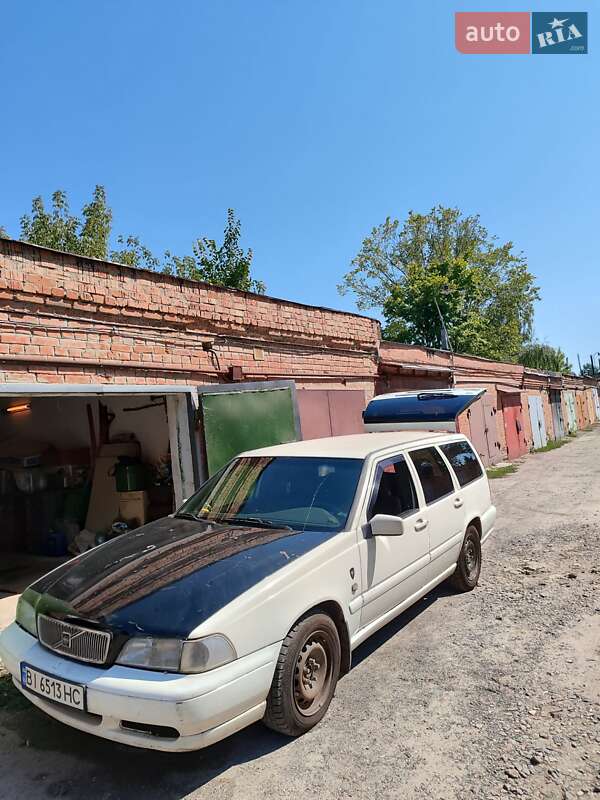 Универсал Volvo V70 1999 в Полтаве