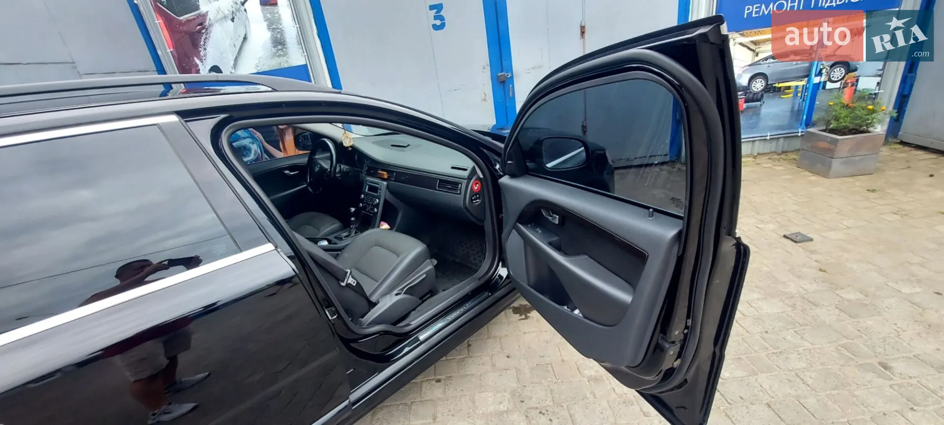 2011 Volvo V70 - мініатюра 2