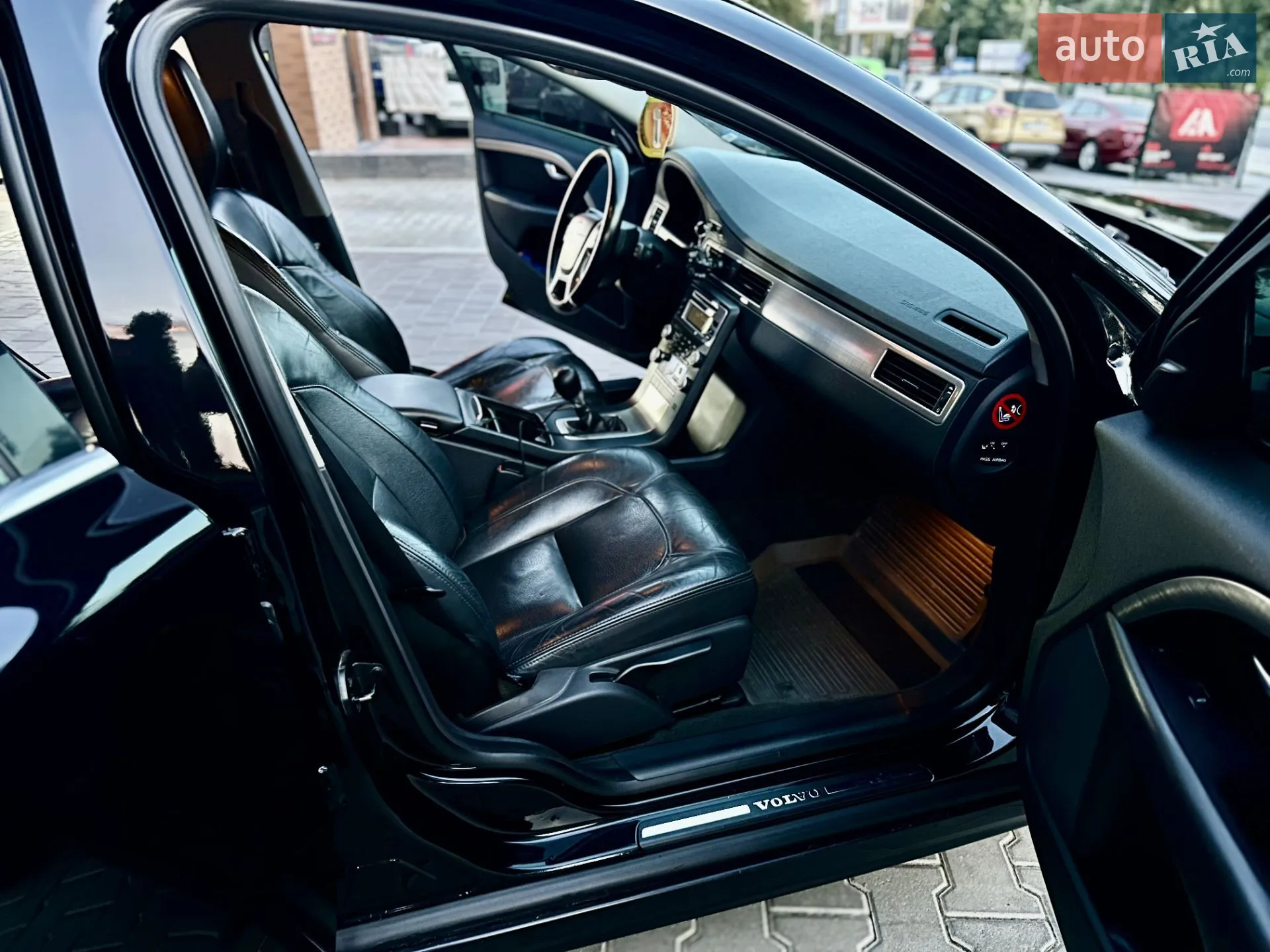 2010 Volvo V70 - мініатюра 12