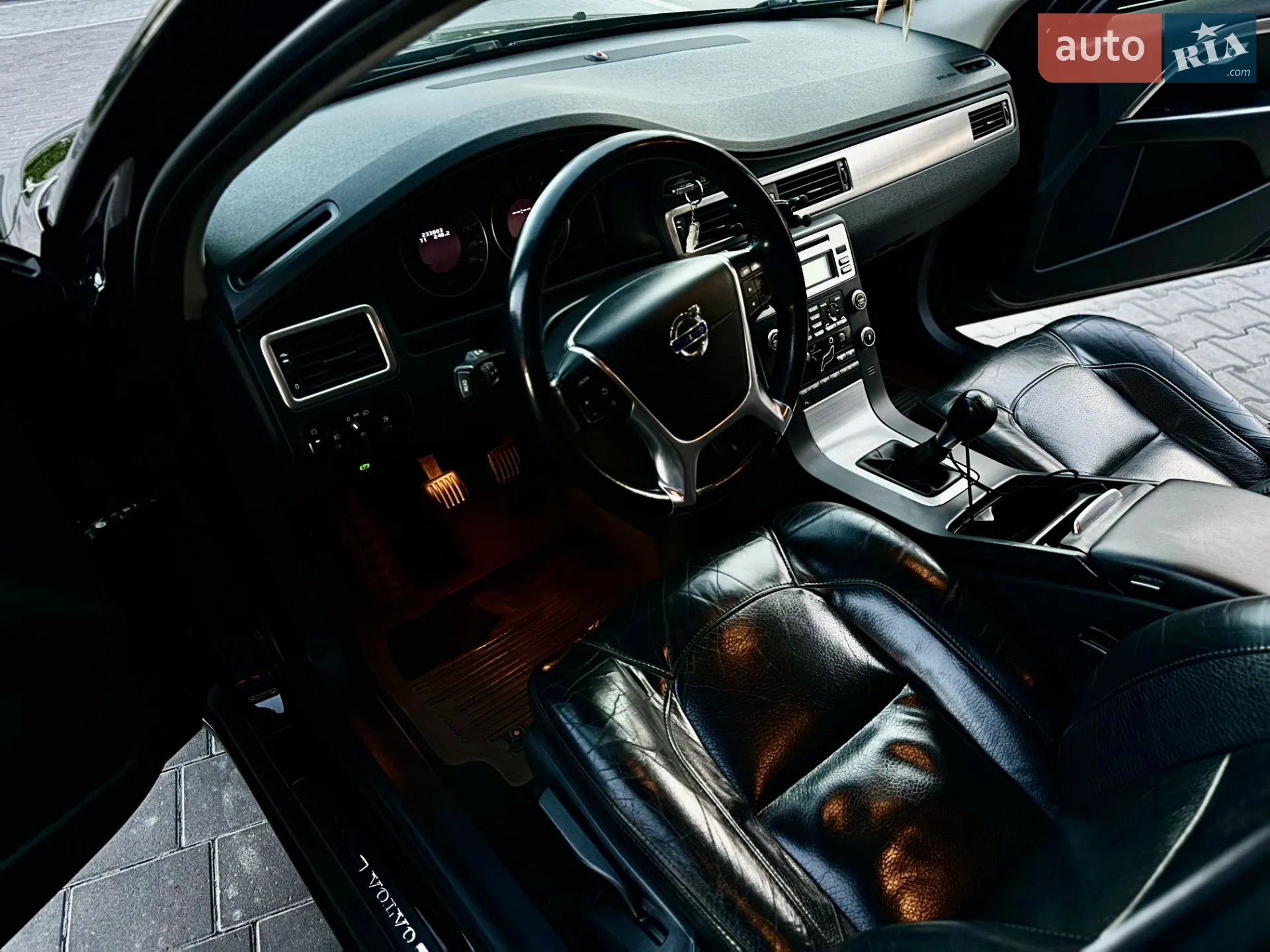 2010 Volvo V70 - мініатюра 17