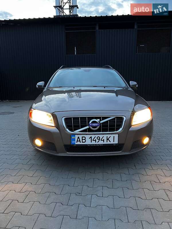 Универсал Volvo V70 2010 в Казатине