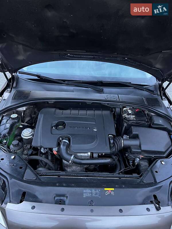 Универсал Volvo V70 2010 в Казатине