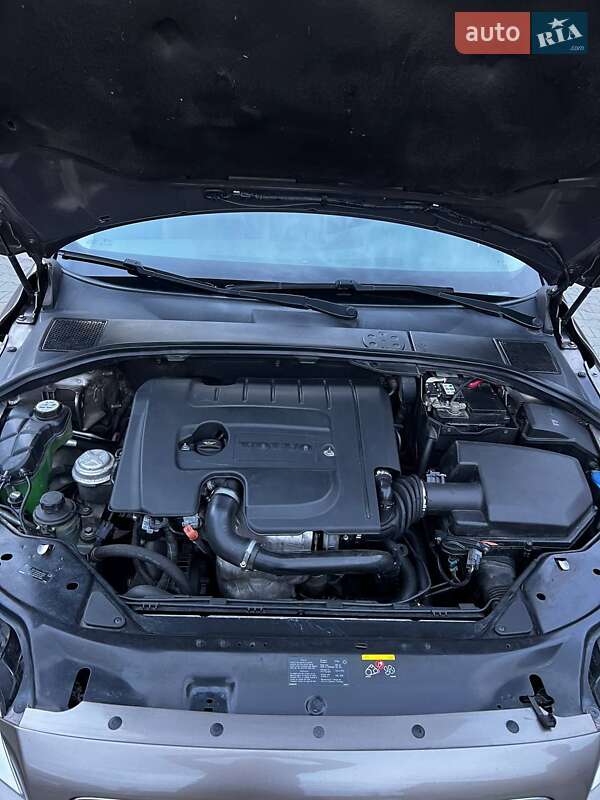 Универсал Volvo V70 2010 в Казатине