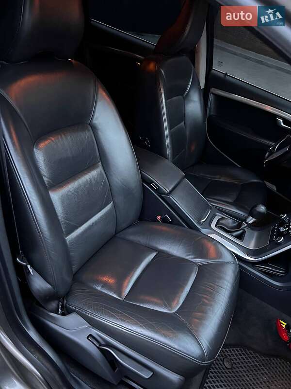 Универсал Volvo V70 2010 в Казатине