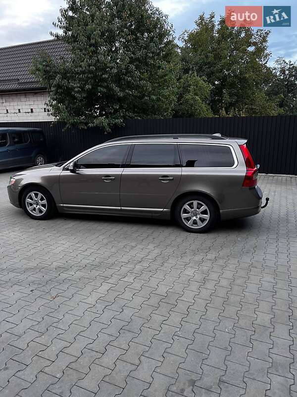 Универсал Volvo V70 2010 в Казатине