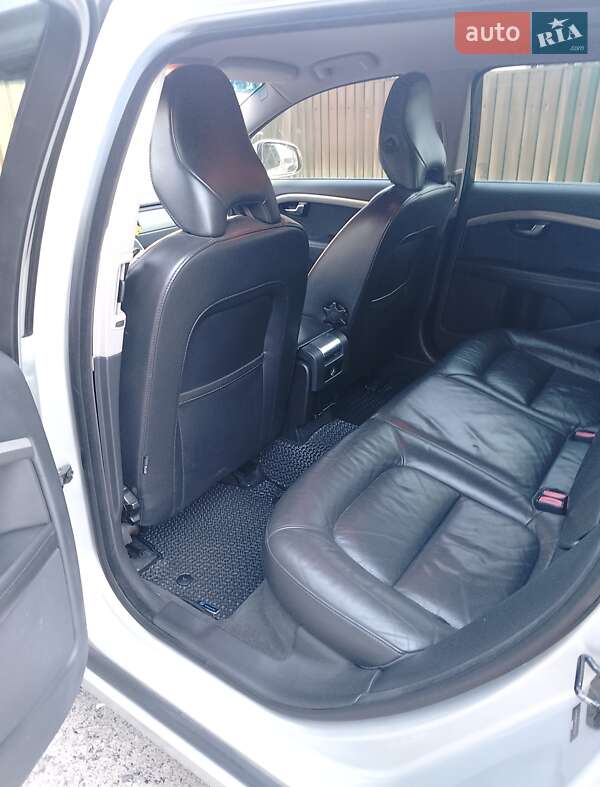 Універсал Volvo V70 2013 в Вінниці
