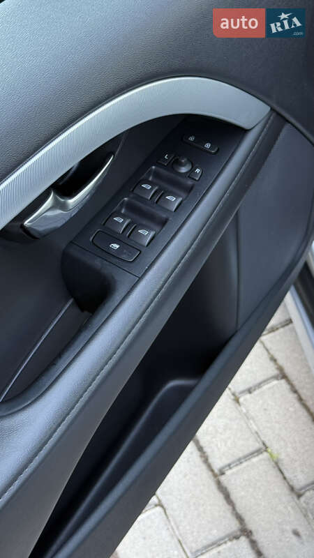 Универсал Volvo V70 2013 в Нововолынске фото 12 Универсал Volvo V70 2013 в Нововолынске