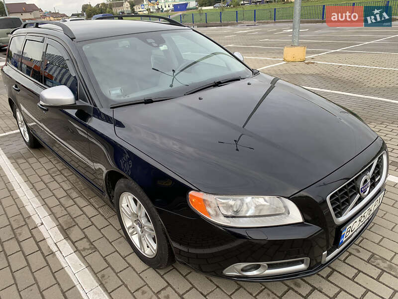 Универсал Volvo V70 2012 в 