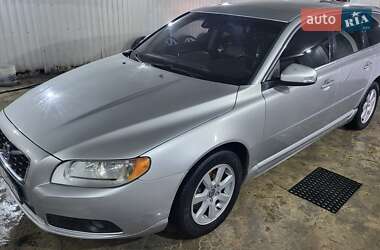 Volvo V70 2013