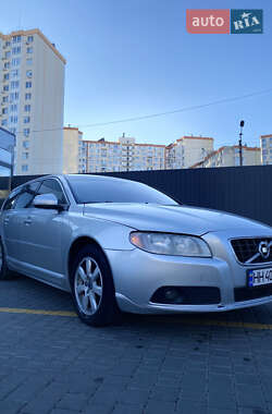 Универсал Volvo V70 2013 в 