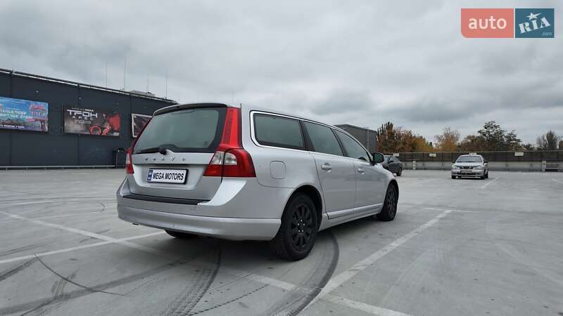 Универсал Volvo V70 2013 в Киеве