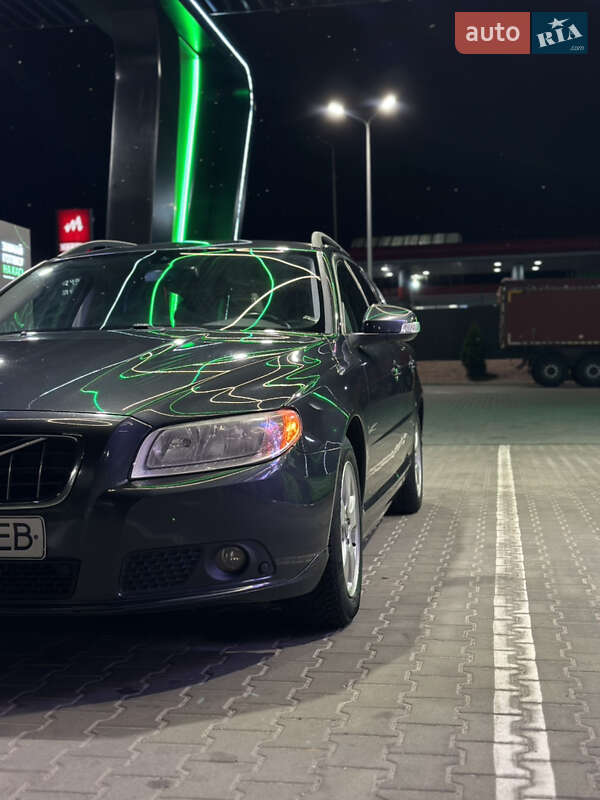 Універсал Volvo V70 2010 в Тернополі