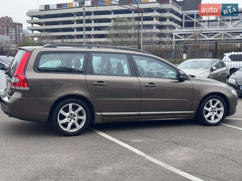 Універсал Volvo V70 2015 в Києві