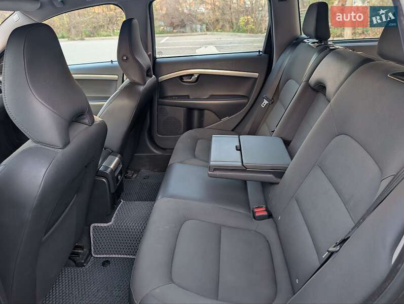 Универсал Volvo V70 2010 в Киеве