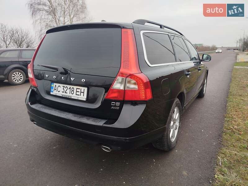 Универсал Volvo V70 2011 в Нововолынске
