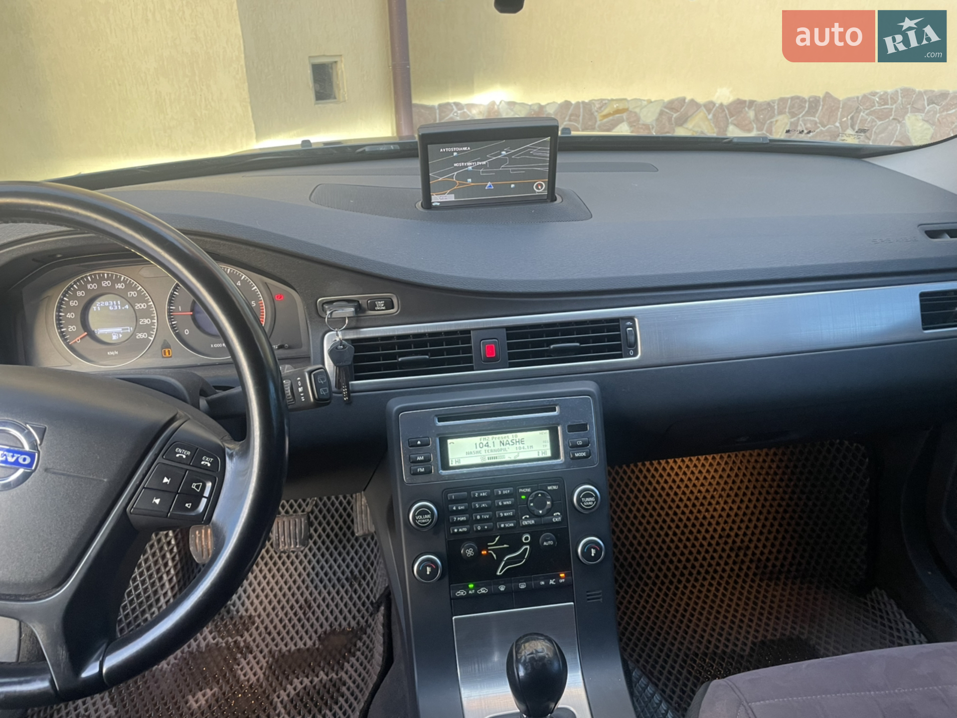 2010 Volvo V70 - мініатюра 4