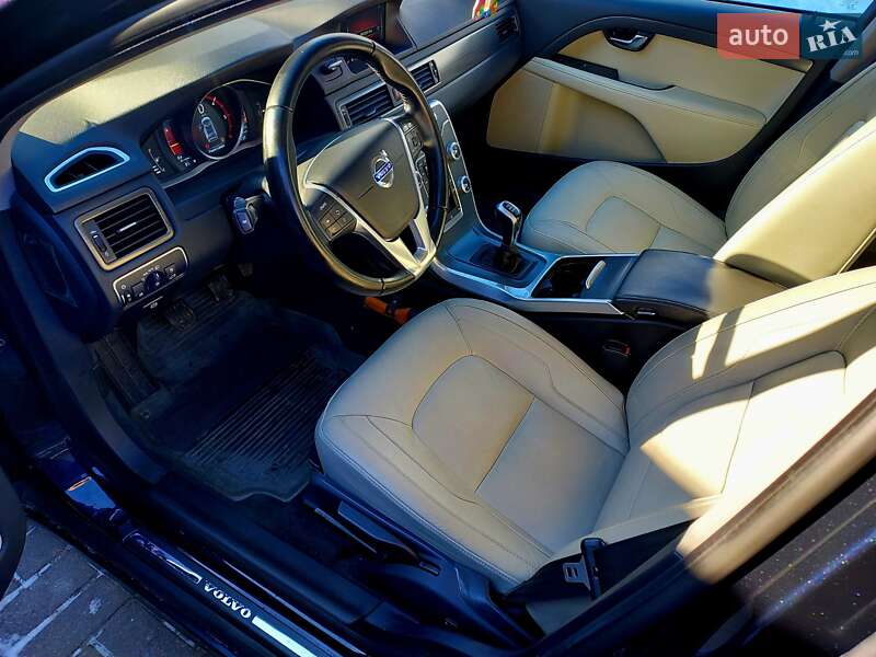 Универсал Volvo V70 2016 в Бродах фото 28 Универсал Volvo V70 2016 в Бродах