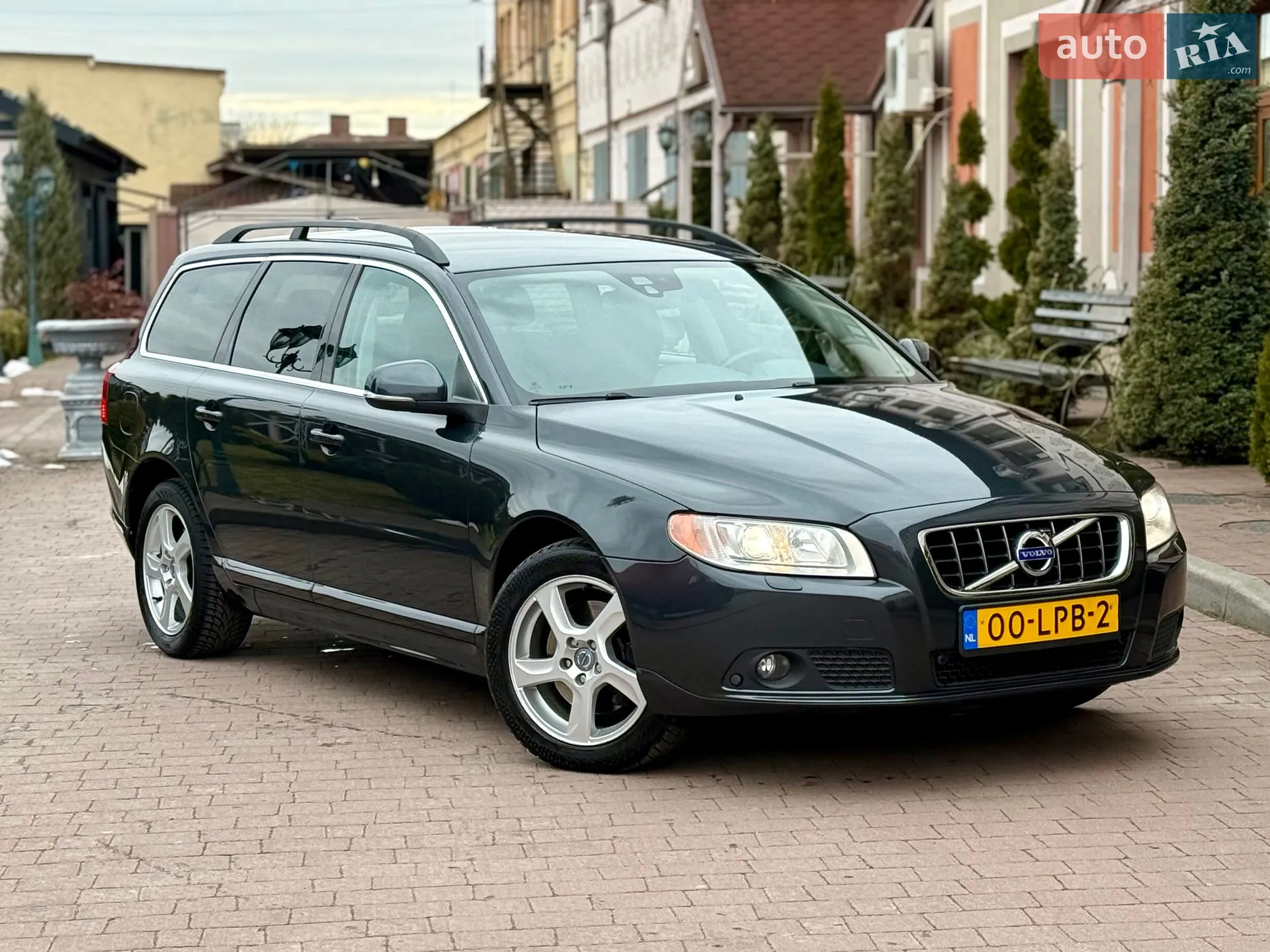 Volvo V70 2012