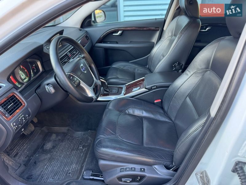 Универсал Volvo V70 2013 в Киеве