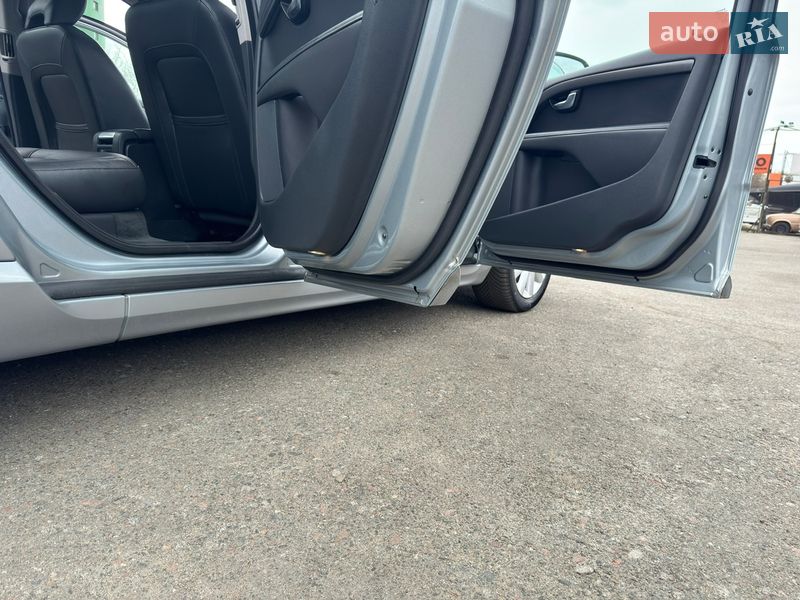 Универсал Volvo V70 2015 в Киеве